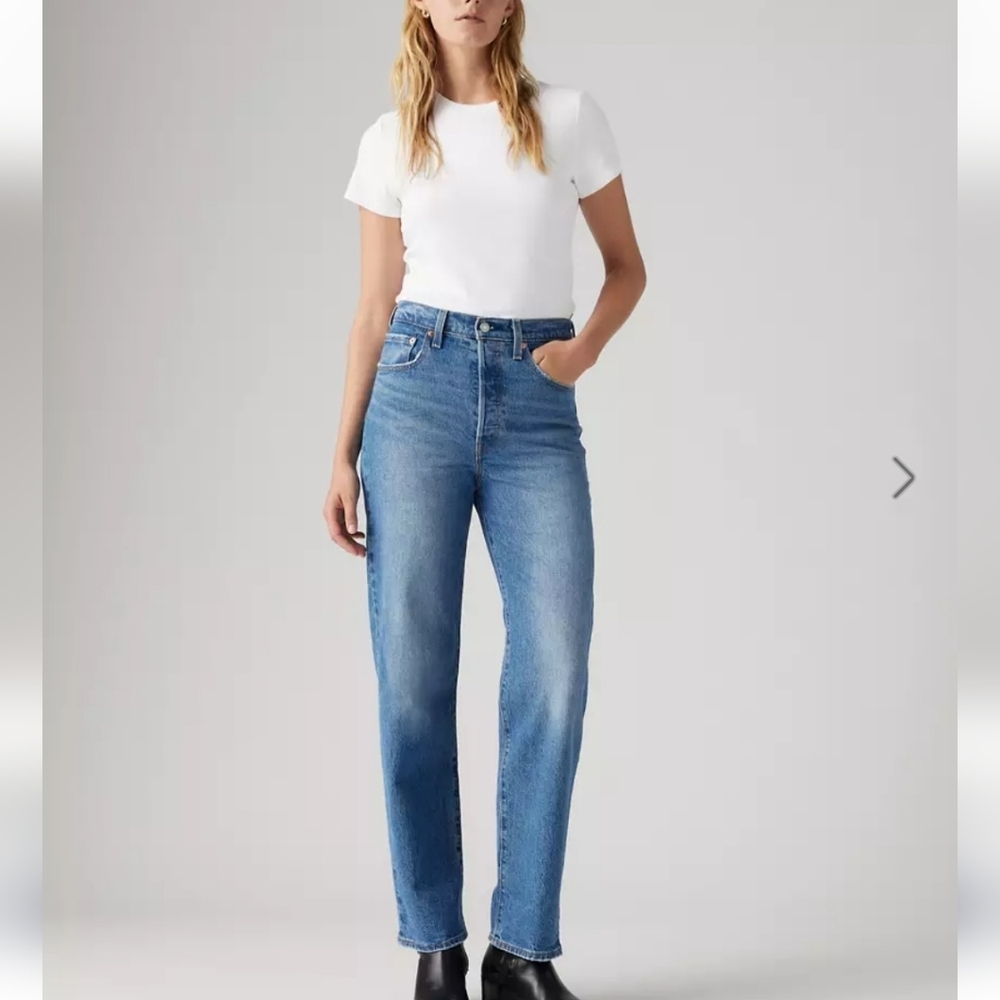 NEW! || LEVIS || Ribcage Straight Ankle Medium Rinse sz 26 (4)